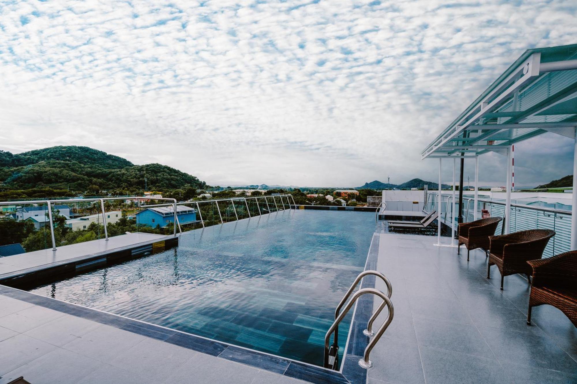 Sunrise Hotel 河仙 外观 照片